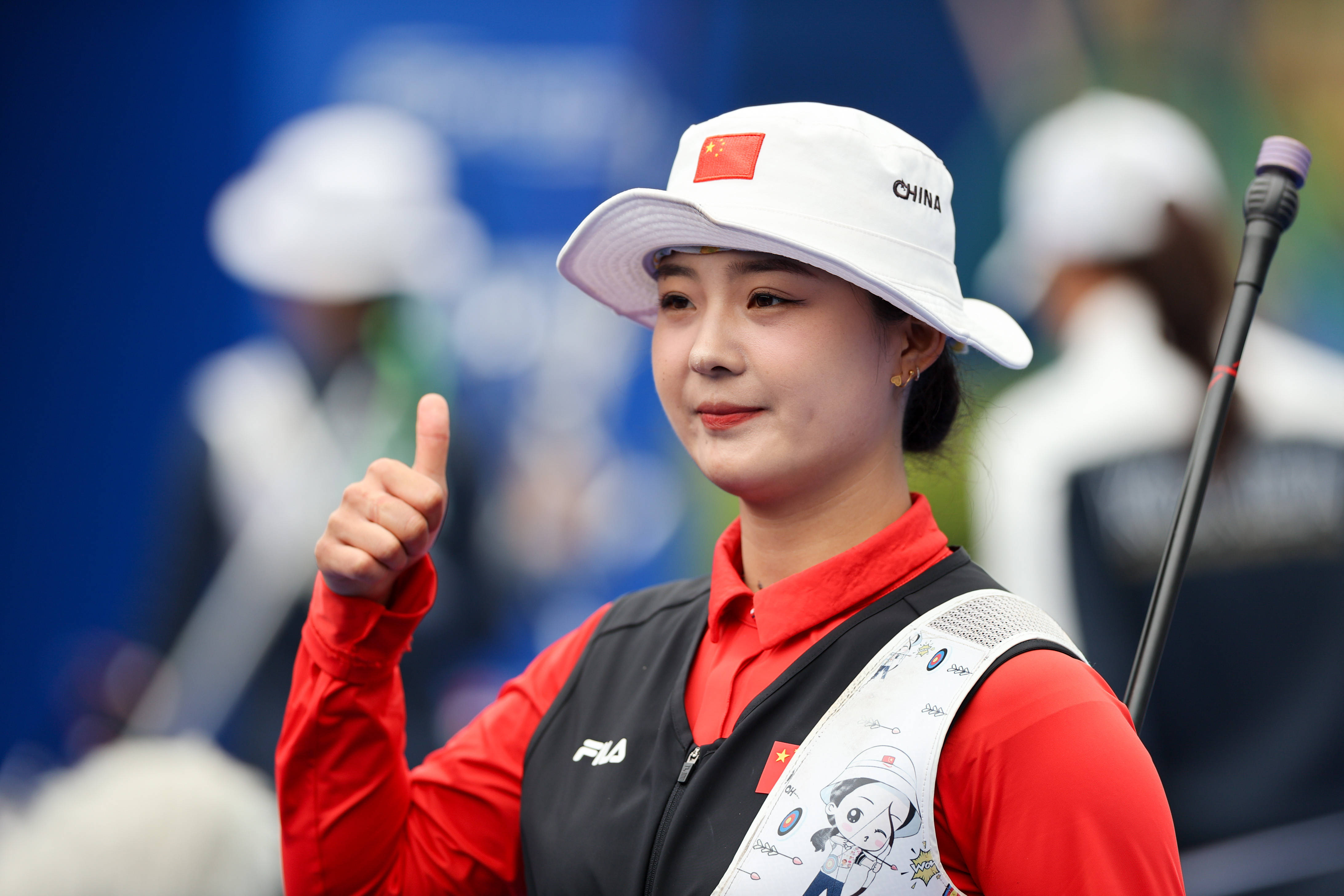 韩国射箭选手准确命中靶心，夺冠在即