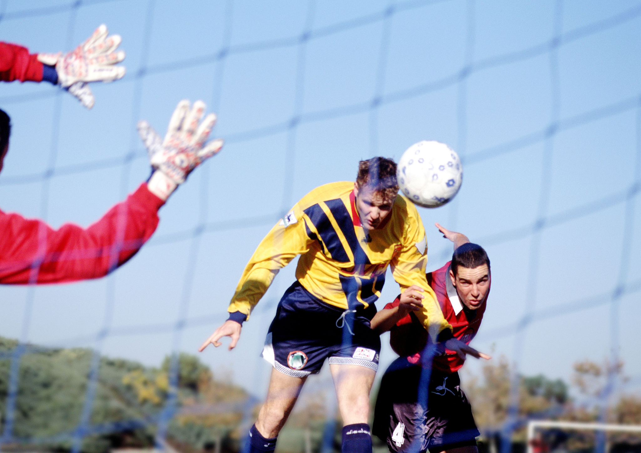 国际足球赛事中球员们尽展实力与激情 国际足球赛事中球员们尽展实力与激情