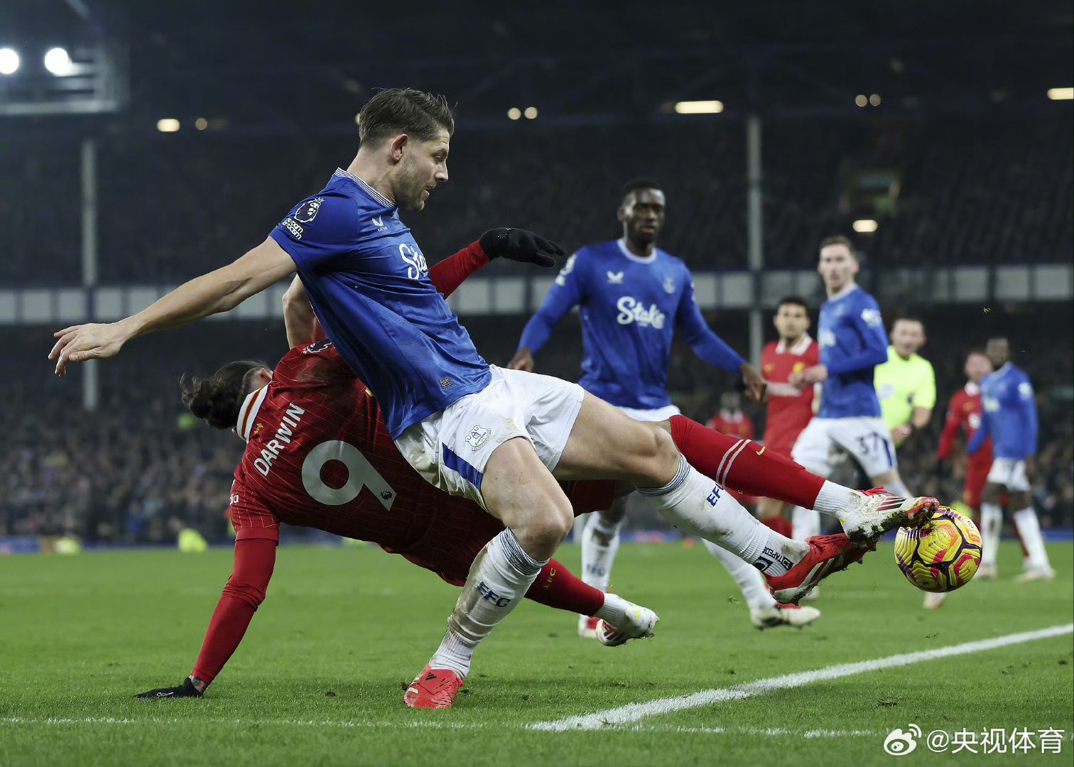 热刺客场大胜埃弗顿,士气大振 热刺客场大胜埃弗顿,士气大振