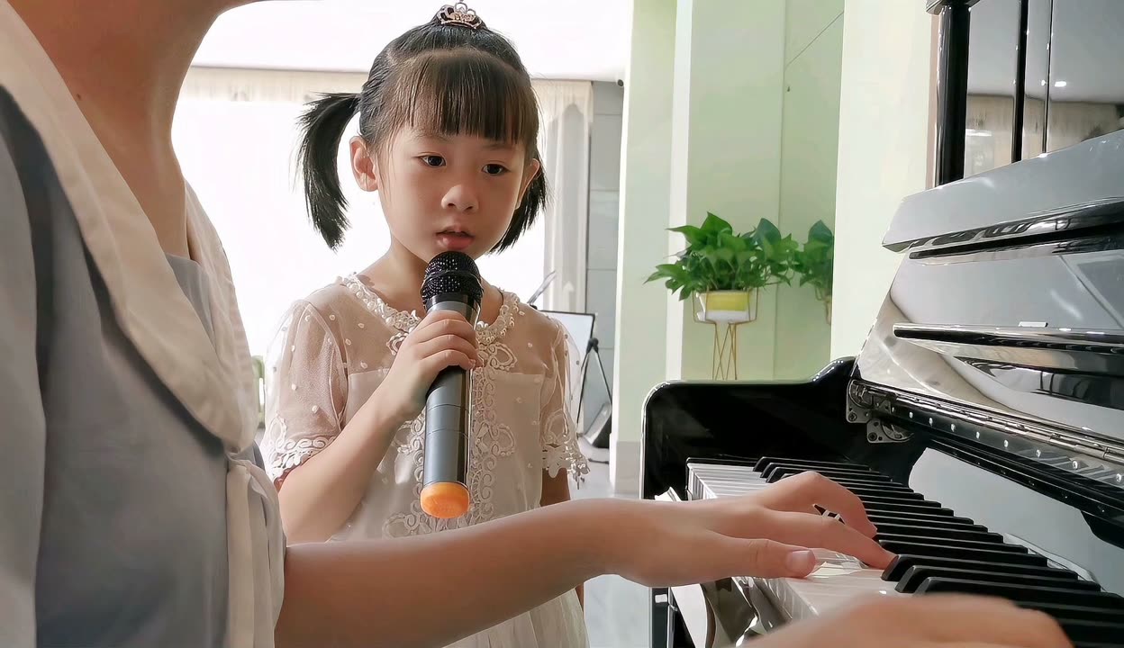 加拿大田径选手九岁女儿观战场面温馨的简单介绍