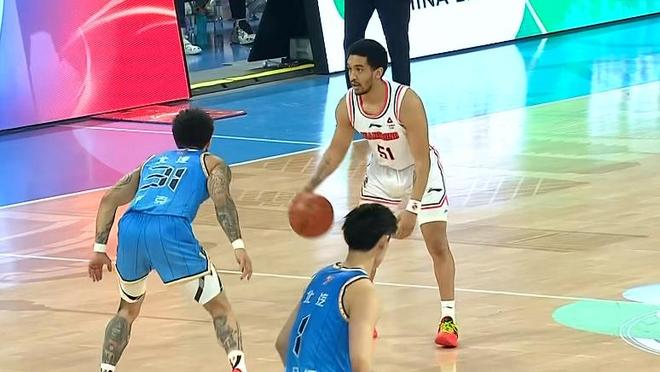 北京队与广东队燃爆全场,谁是赢家 北京队与广东队燃爆全场,谁是赢家