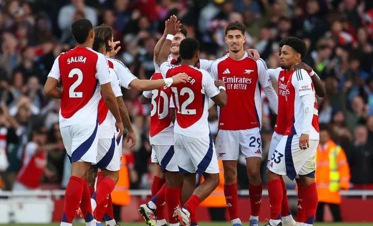 阿森纳中场因传球失误被球迷炮轰 阿森纳中场因传球失误被球迷炮轰