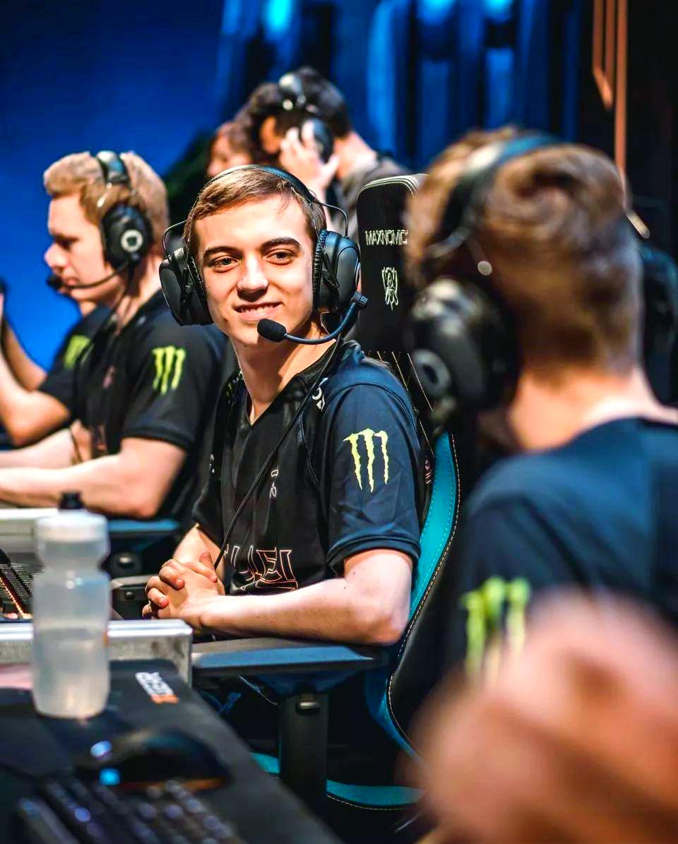 FNC横扫PSG,CoreJJ关键团战开团秒人强强对话全球总决赛,引爆全场热议的简单介绍 FNC横扫PSG,CoreJJ关键团战开团秒人强强对话全球总决赛,引爆全场热议的简单介绍