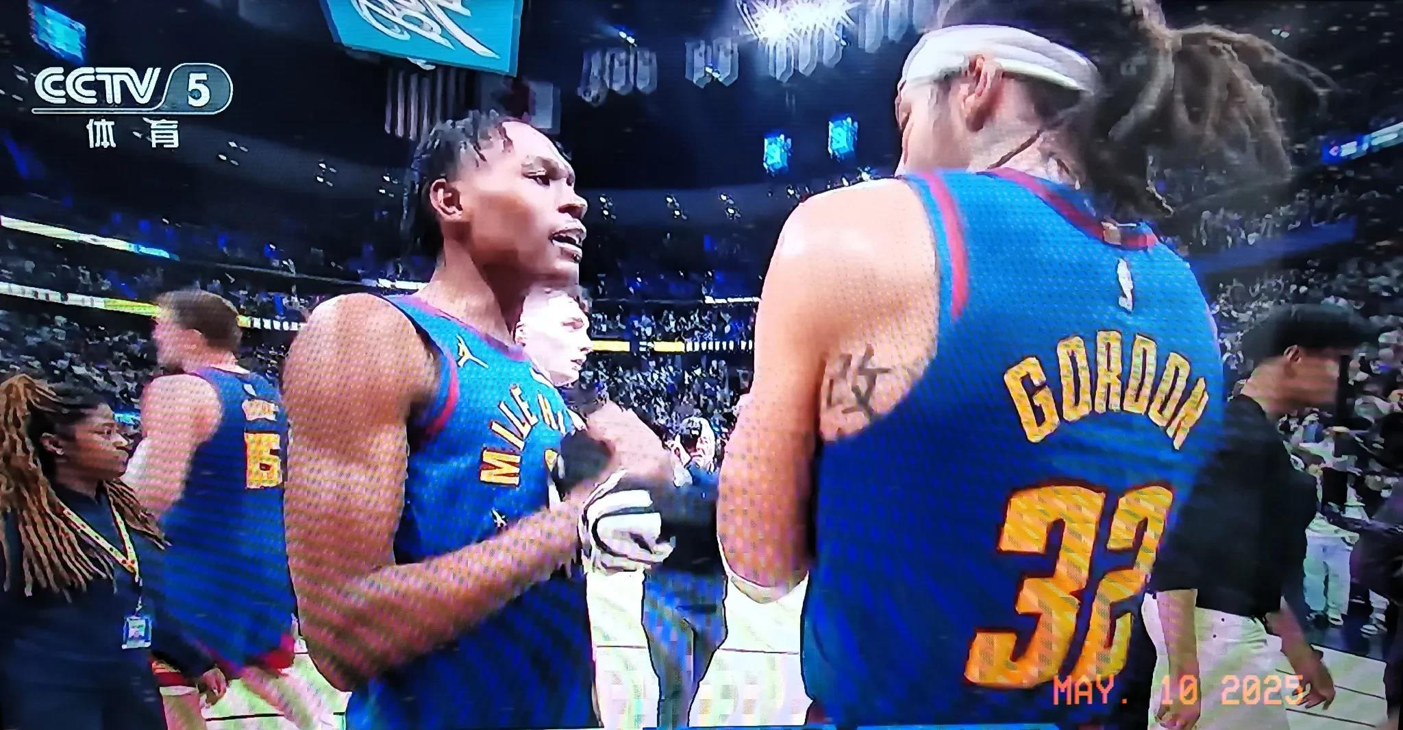 开拓者击败掘金,利拉德孤胆奋战 开拓者击败掘金,利拉德孤胆奋战