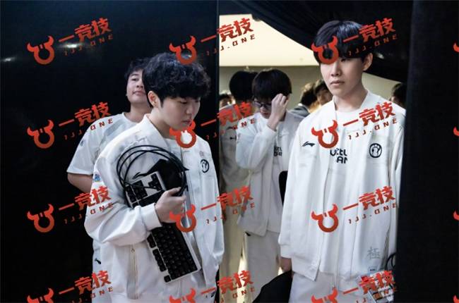 IG横扫C9,CoreJJ极限生还后反打鏖战多局入围赛,技惊四座 IG横扫C9,CoreJJ极限生还后反打鏖战多局入围赛,技惊四座