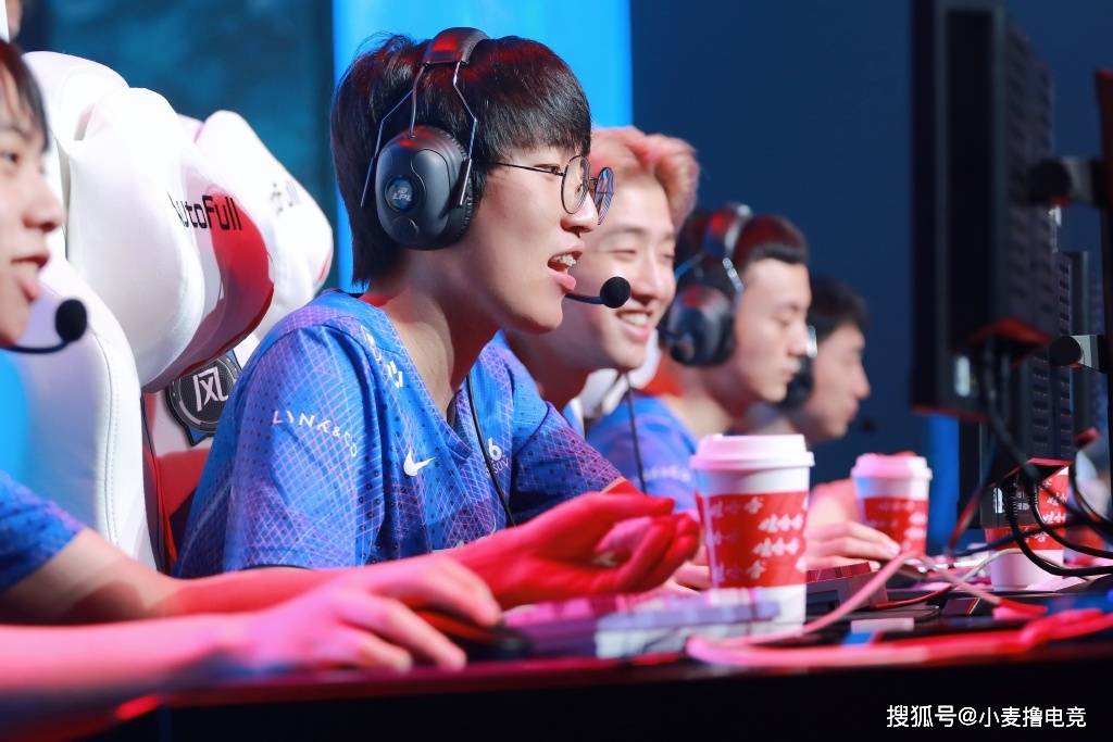 LGD绝杀IG,Xiaohu关键团战开团秒人强强对话入围赛,留下经典瞬间 LGD绝杀IG,Xiaohu关键团战开团秒人强强对话入围赛,留下经典瞬间