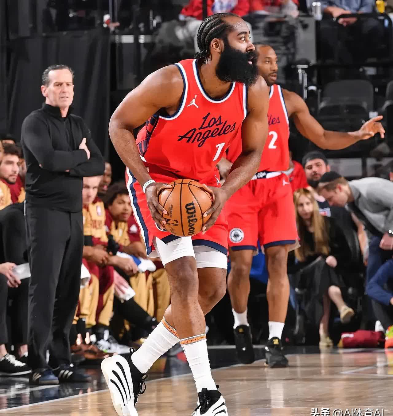 快船力克开拓者,稳居胜利 快船力克开拓者,稳居胜利