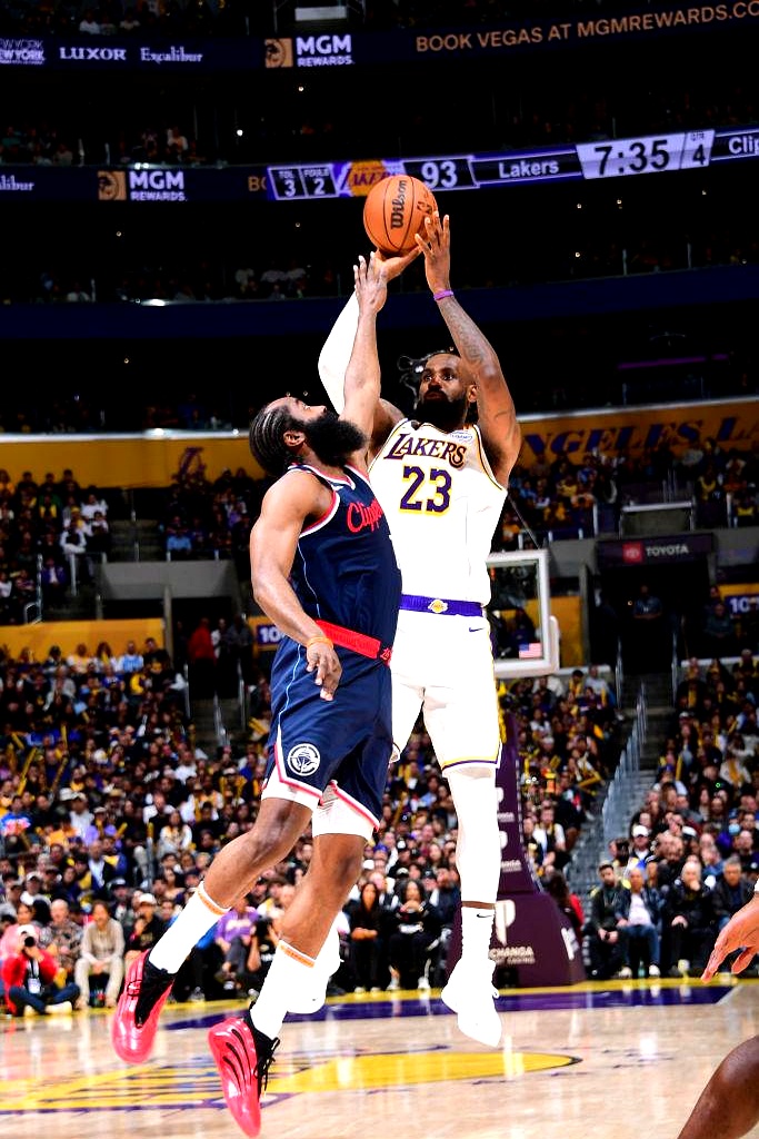 热火主场力克快船取得赛季首胜 热火主场力克快船取得赛季首胜