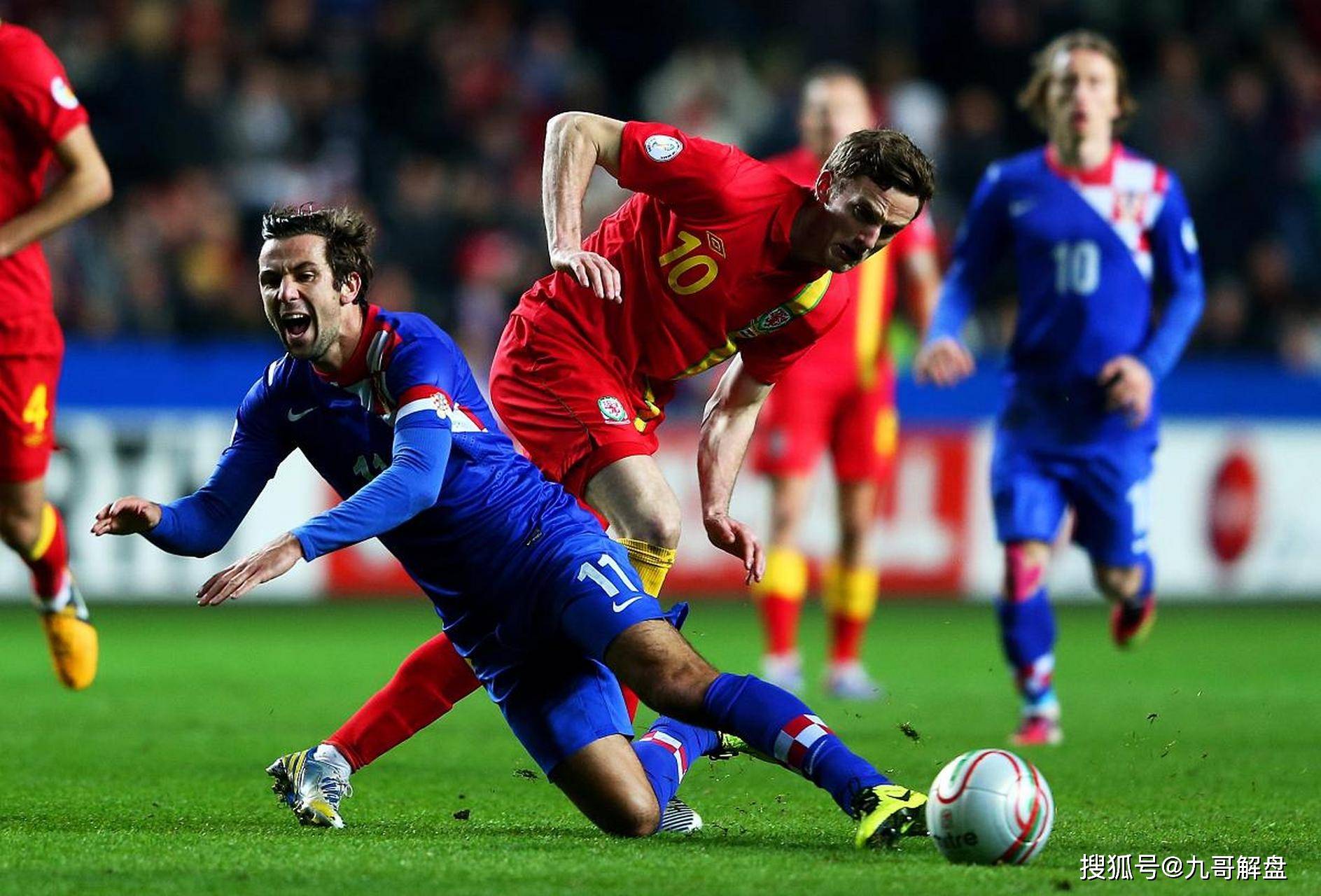 欧洲杯预选赛充满激烈对抗,胜负难分 欧洲杯预选赛充满激烈对抗,胜负难分