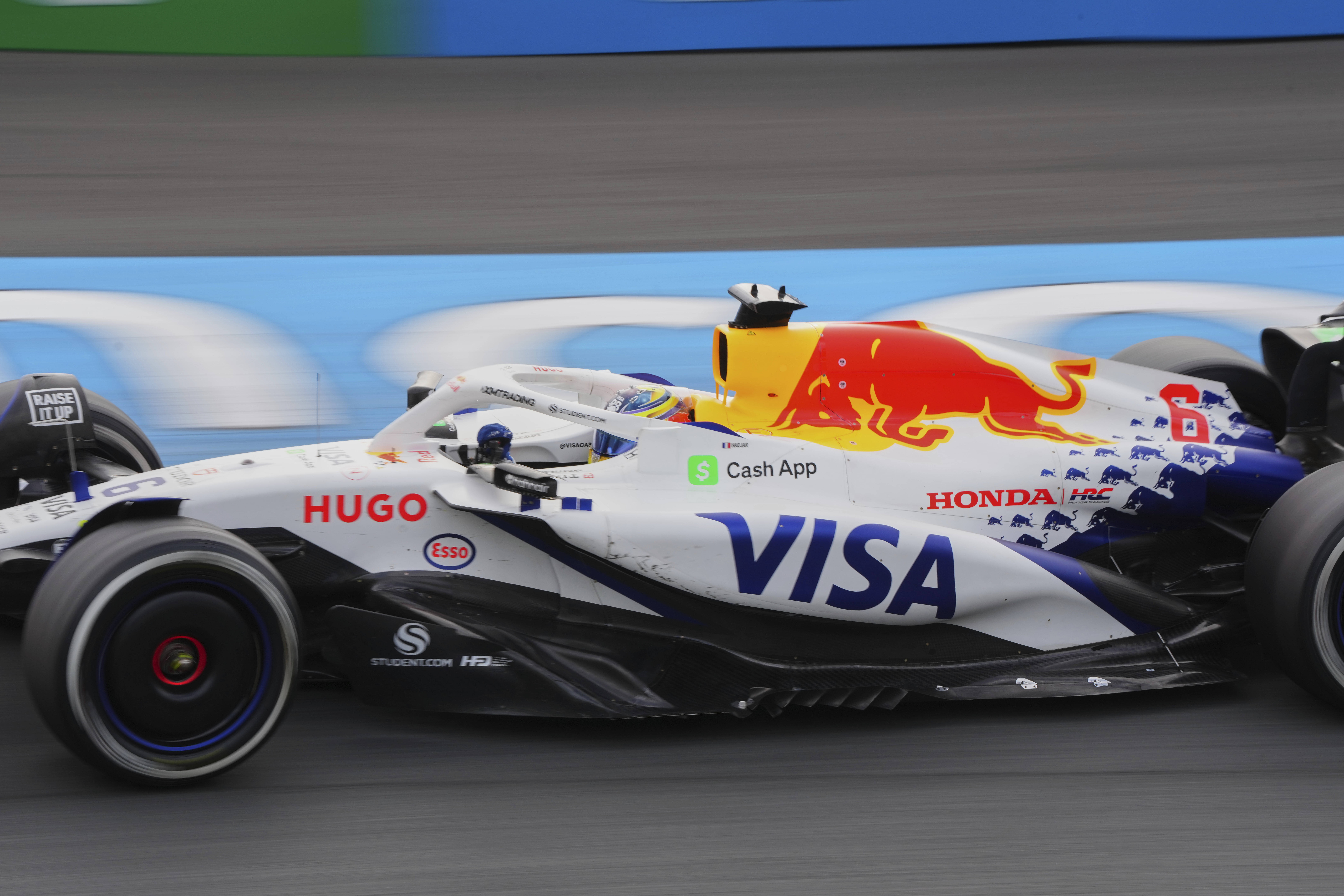 开云体育入口-包含阿斯顿马丁逆转红牛二队，皮亚斯特里高光表现的词条