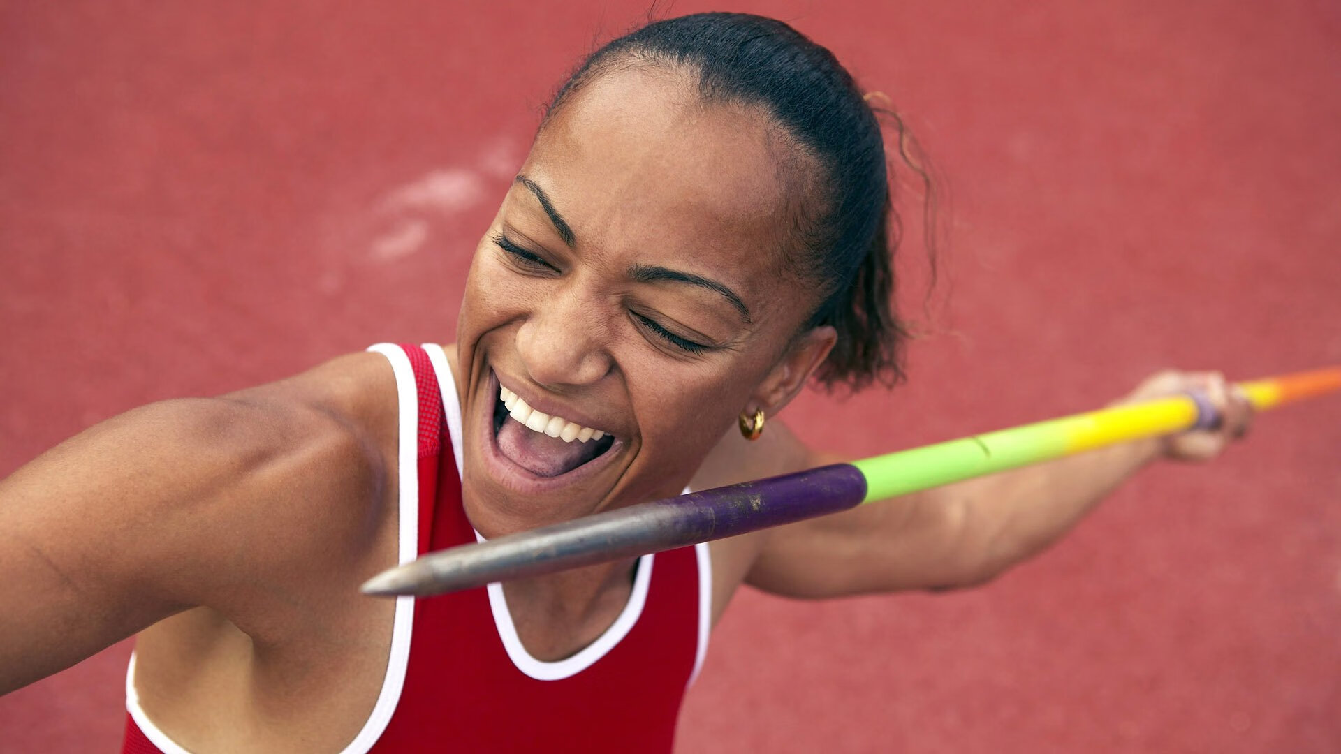 地球两端的篮球场,恩比德灼热爆发夜,与五棵松提前散场的寒