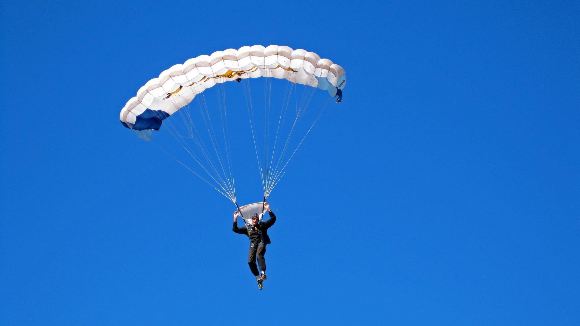 戴维斯杯力克法网，阿尔卡拉斯用江湖热血，重燃庙堂之光